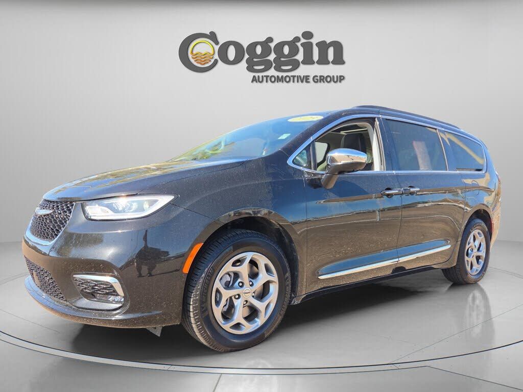 2023 CHRYSLER Pacifica