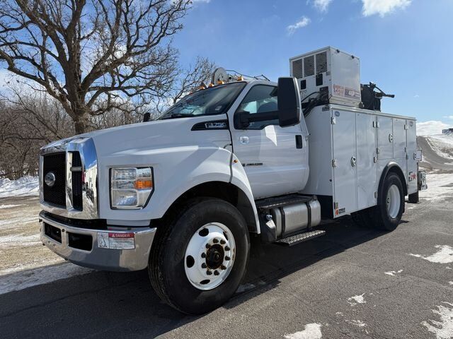 2017 FORD F-750