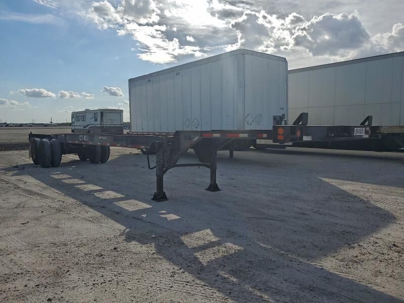 1995 STRICK COMMERCIAL TRAILER Strick Commercial Trailer