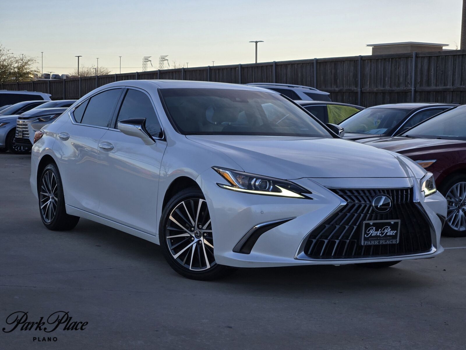 2025 LEXUS ES