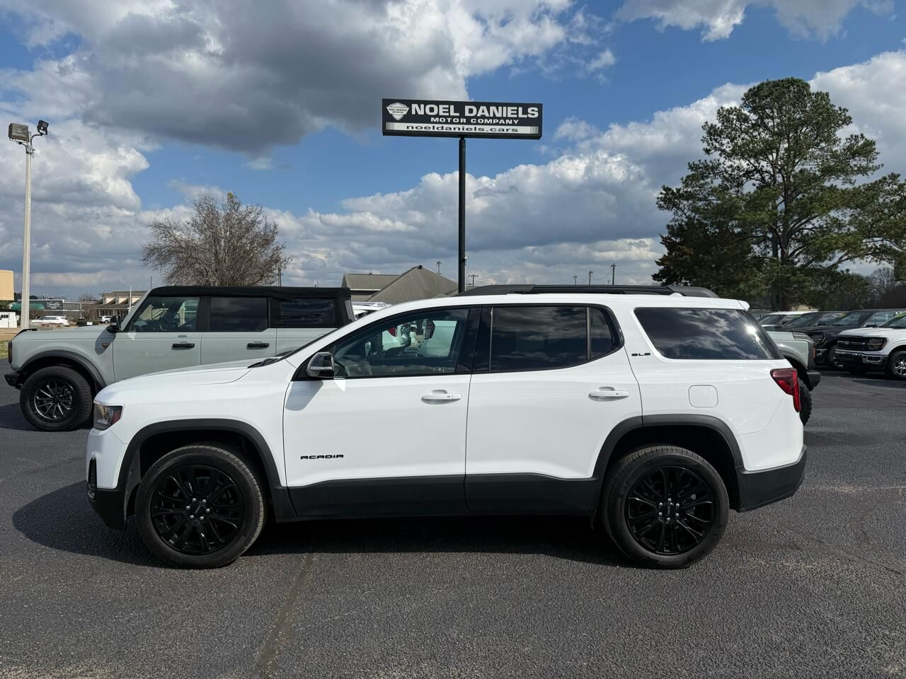 2023 GMC Acadia