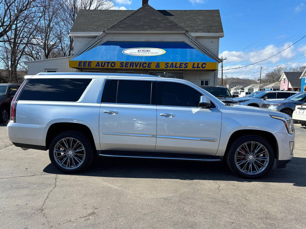2019 CADILLAC Escalade ESV