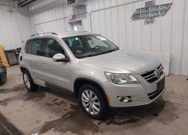 2011 VOLKSWAGEN Tiguan
