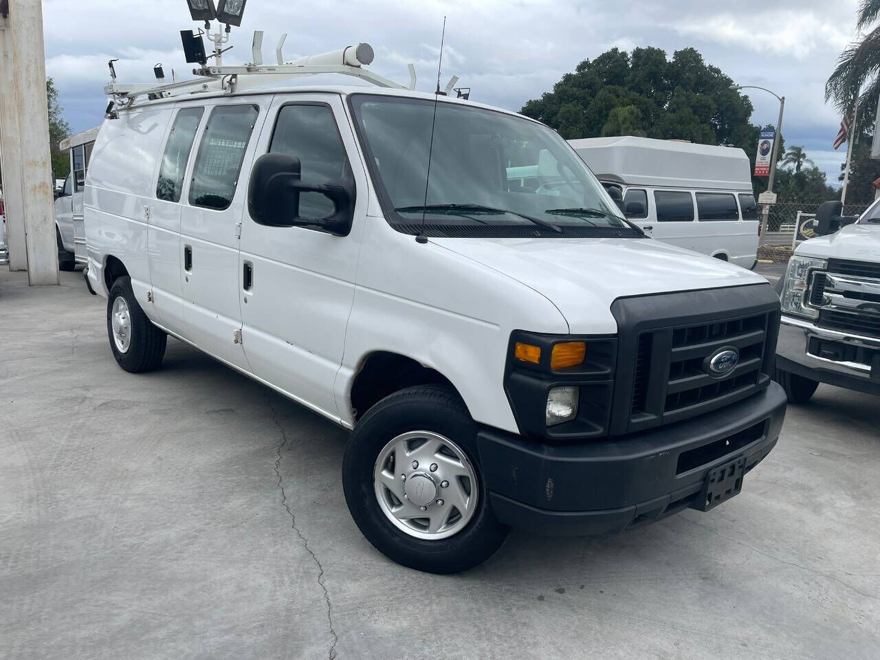 2010 FORD E-250