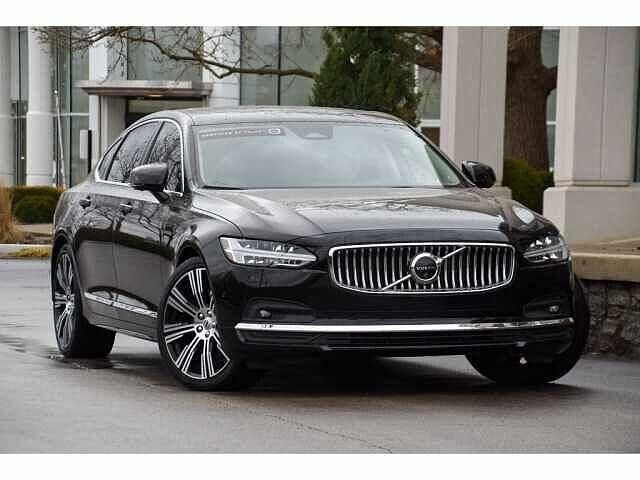 2025 VOLVO S90