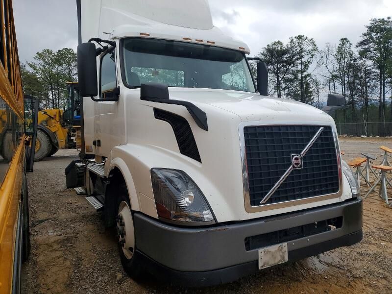 2017 VOLVO TRUCK VNL
