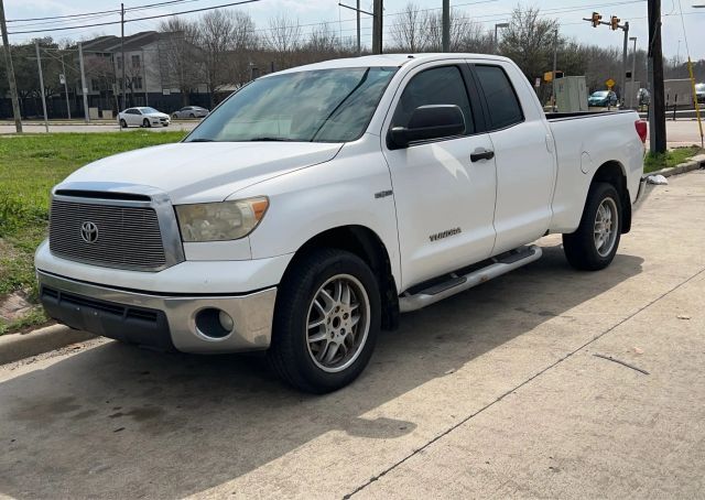 2011 TOYOTA Tundra