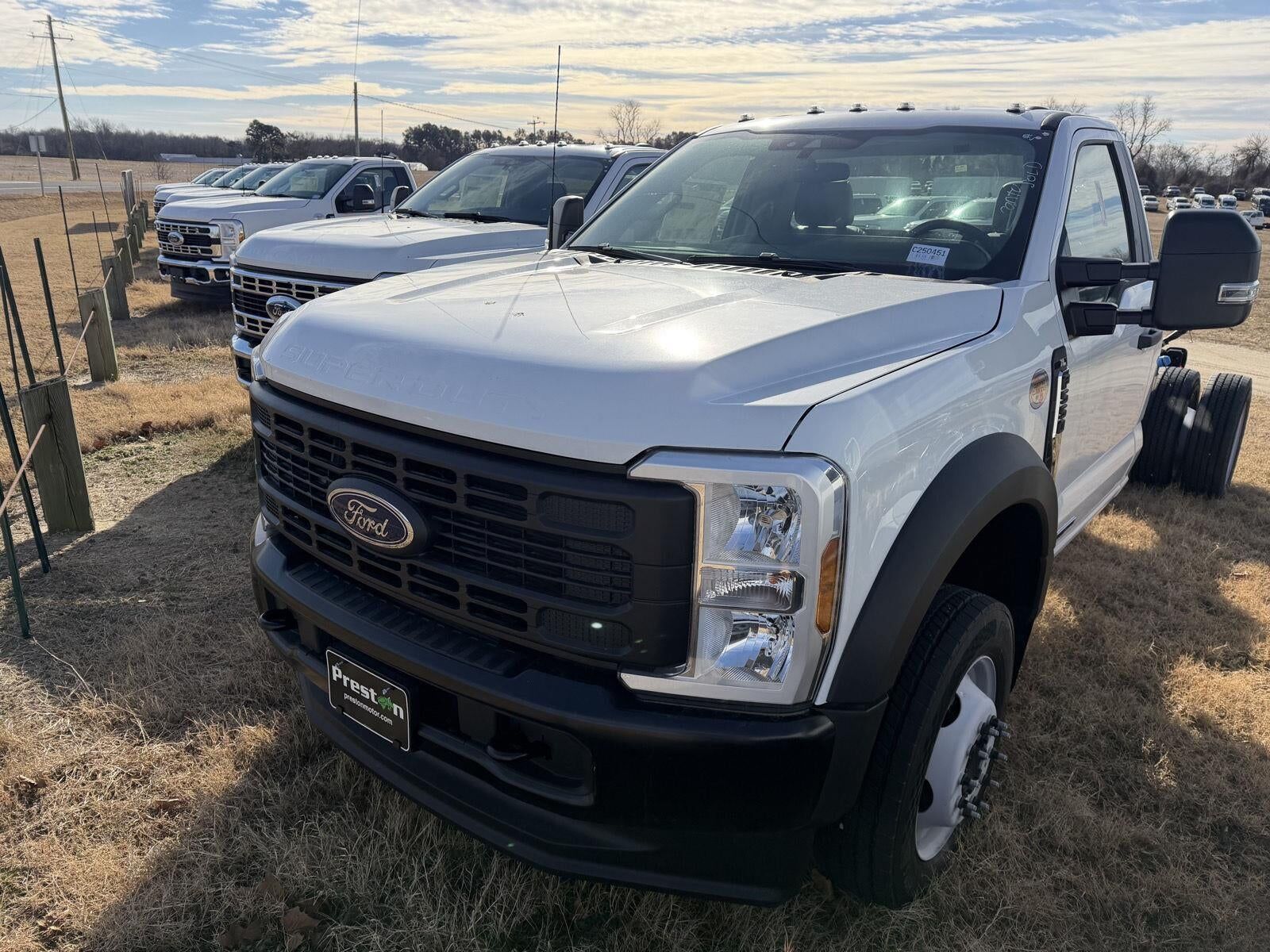 2025 FORD F-550
