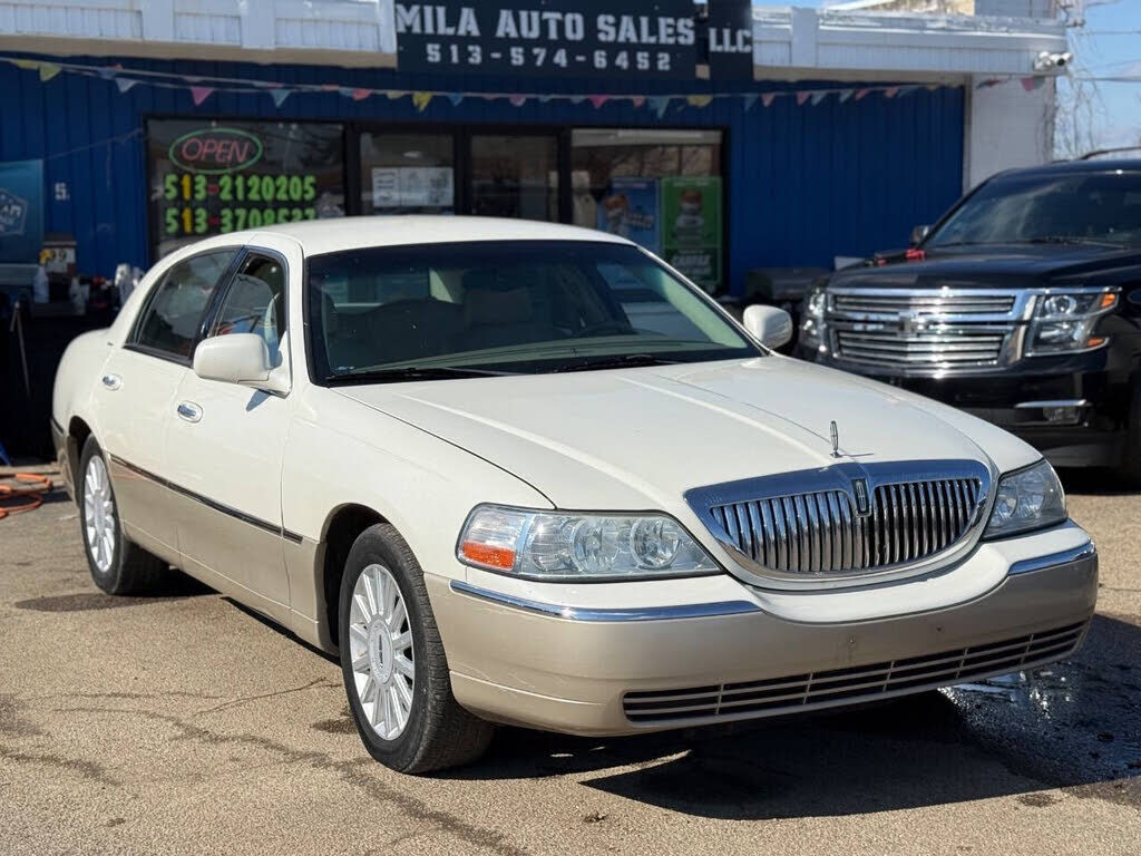 2005 LINCOLN Town Car