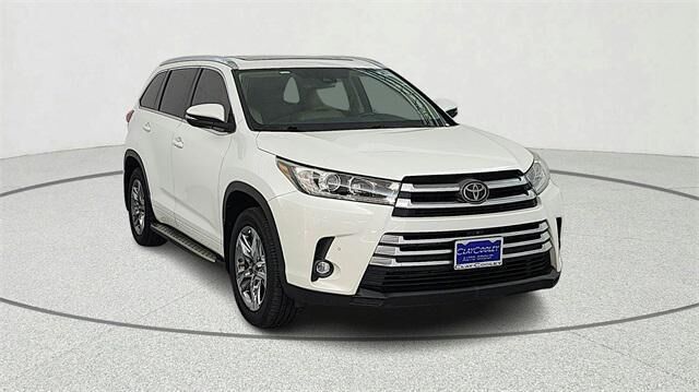 2019 TOYOTA Highlander