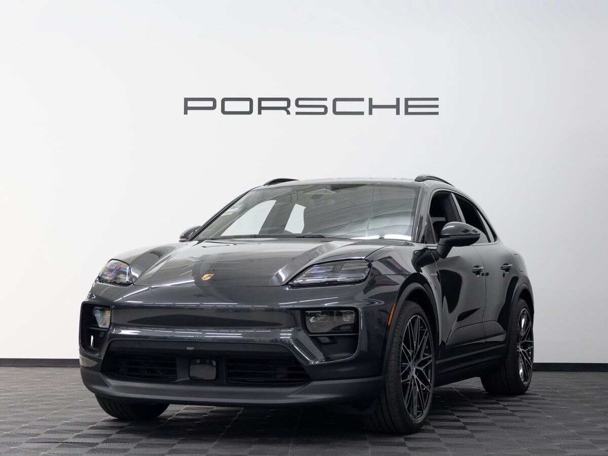 2026 PORSCHE Macan