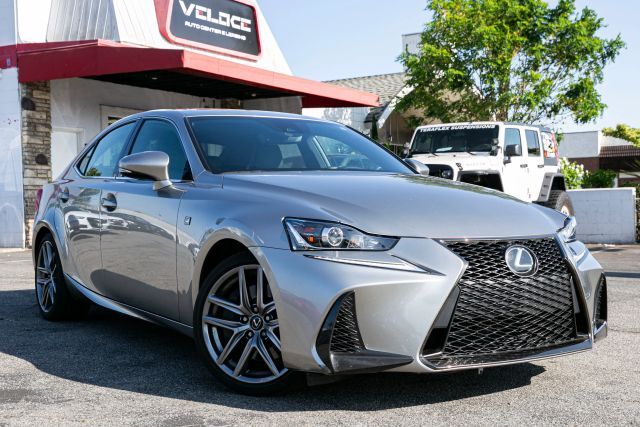 2017 LEXUS IS