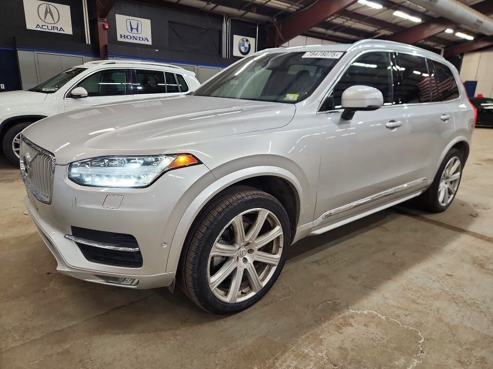 2018 VOLVO XC90