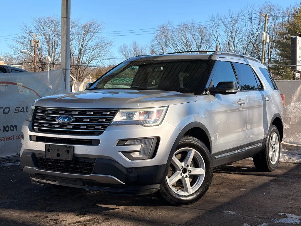 2017 FORD Explorer