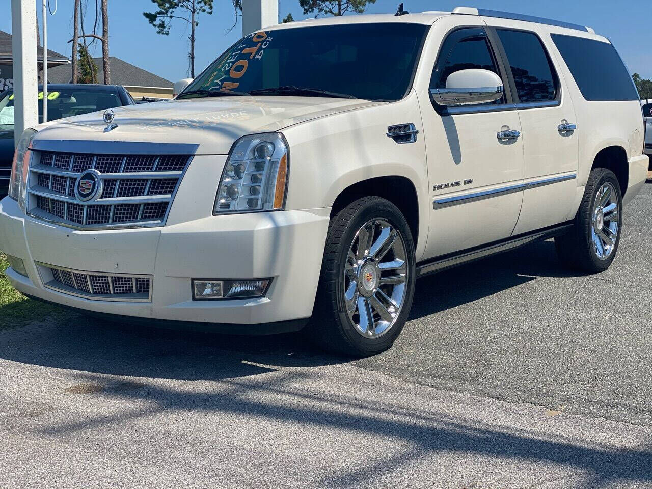 2010 CADILLAC Escalade