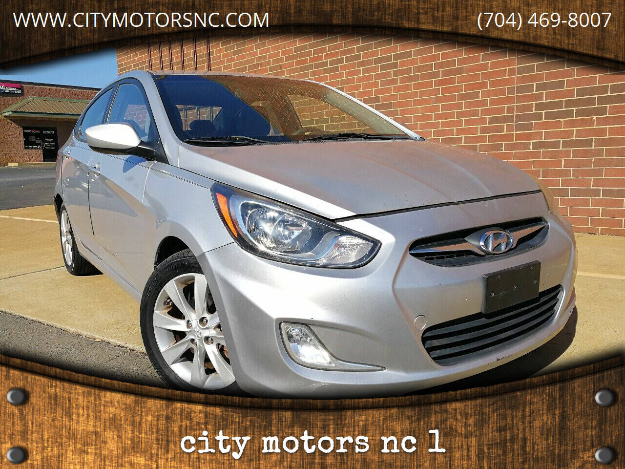 2012 HYUNDAI Accent