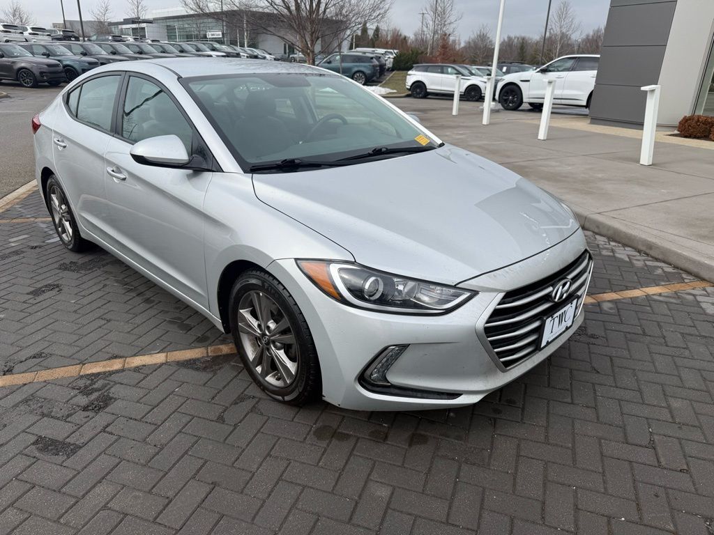 2017 HYUNDAI Elantra
