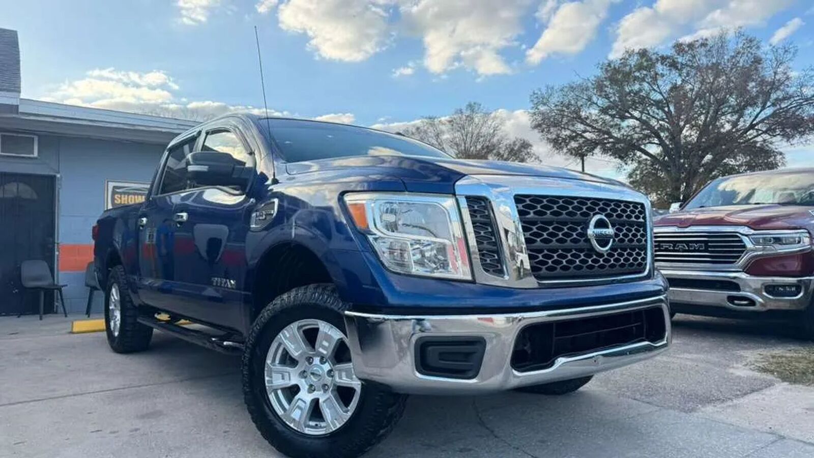 2017 NISSAN Titan