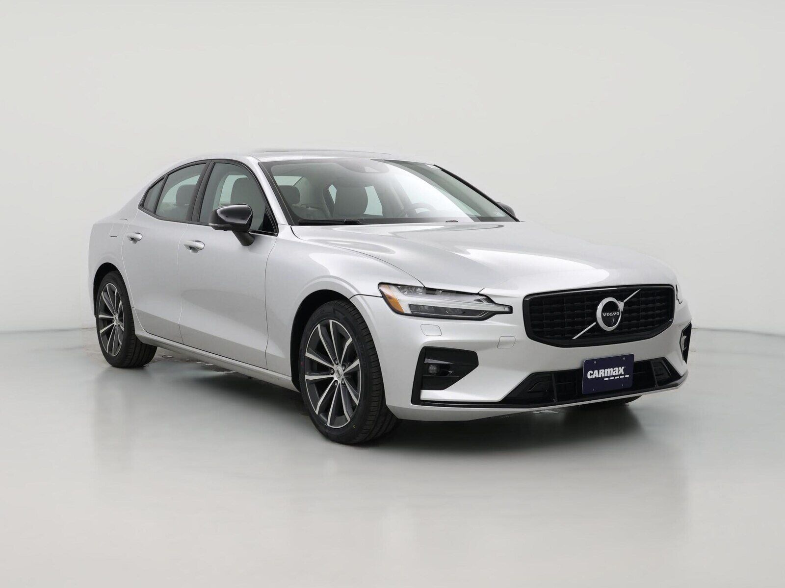 2022 VOLVO S60