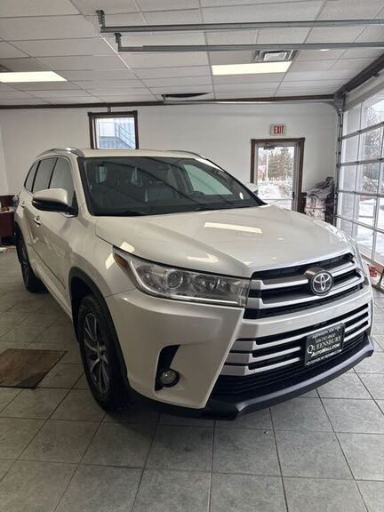 2017 TOYOTA Highlander