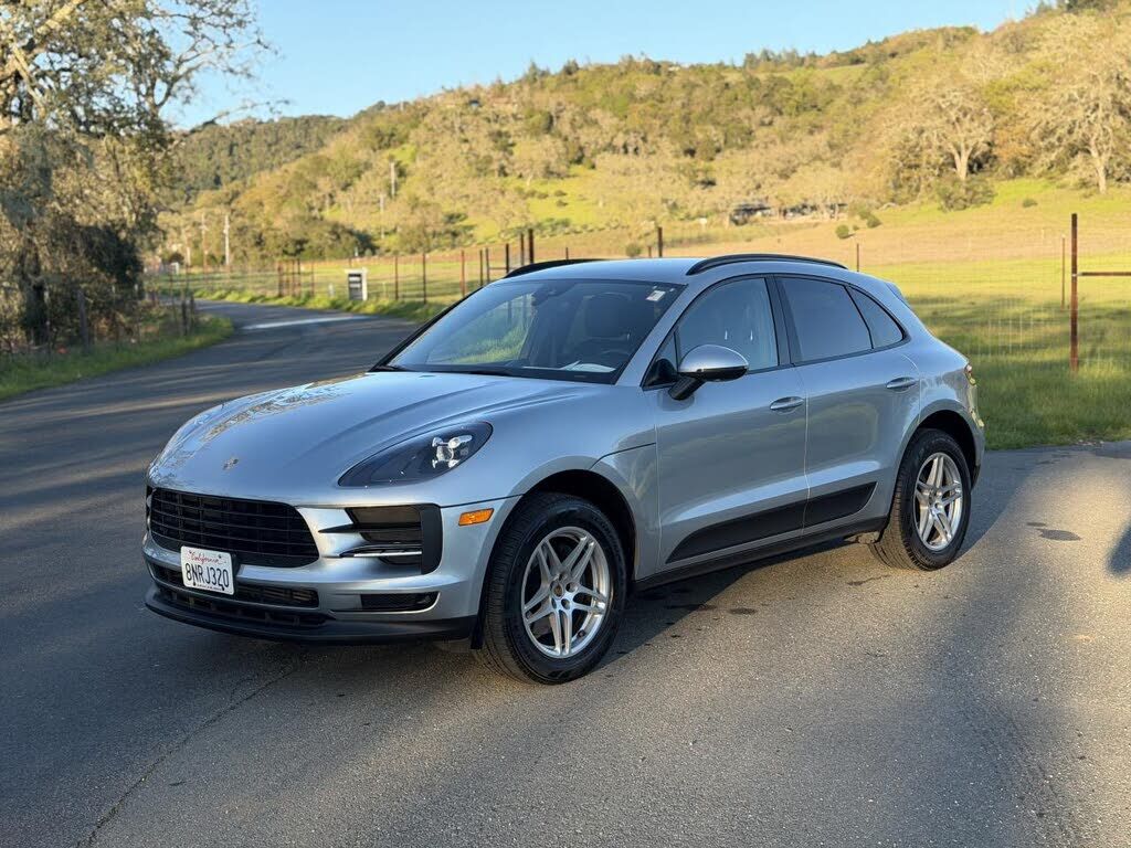 2020 PORSCHE Macan