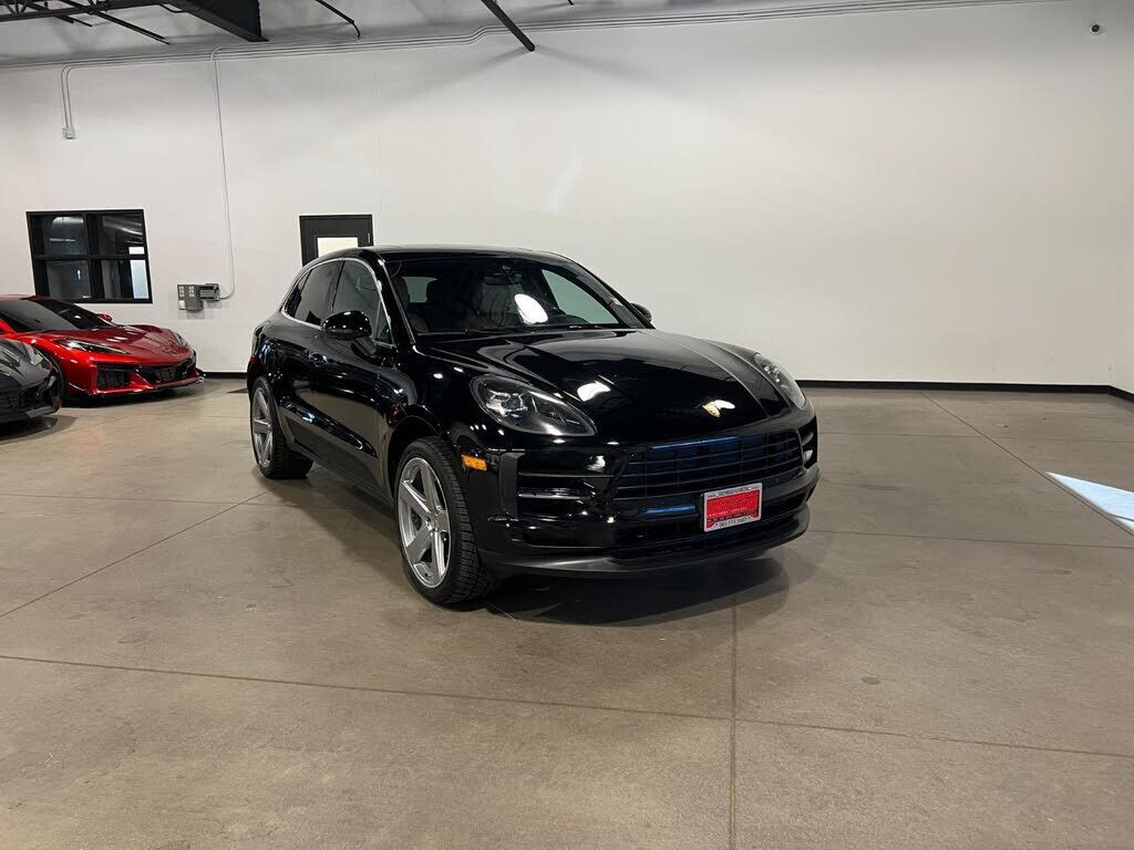 2019 PORSCHE Macan
