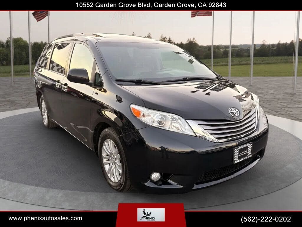 2016 TOYOTA Sienna