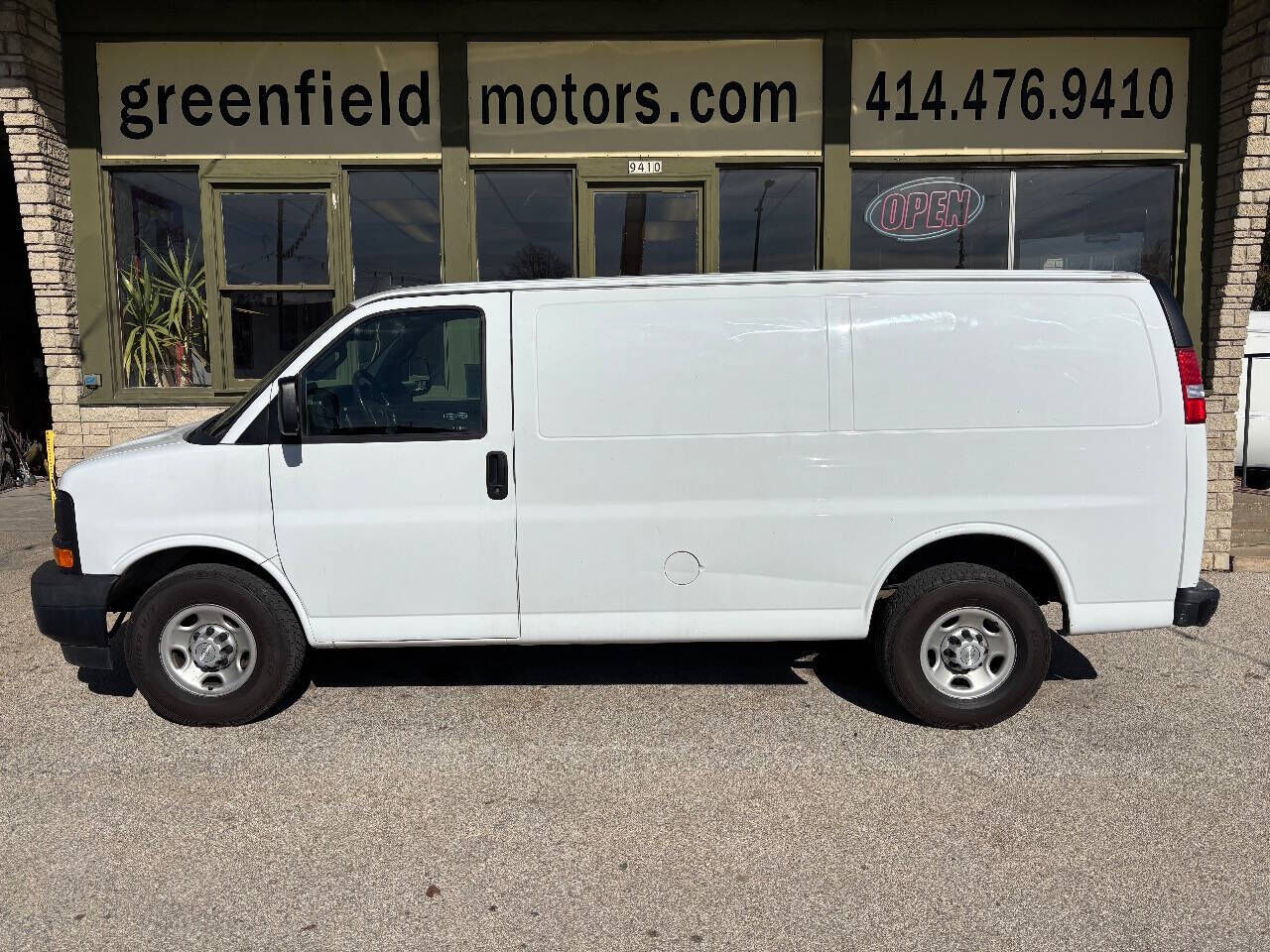 2017 CHEVROLET Express