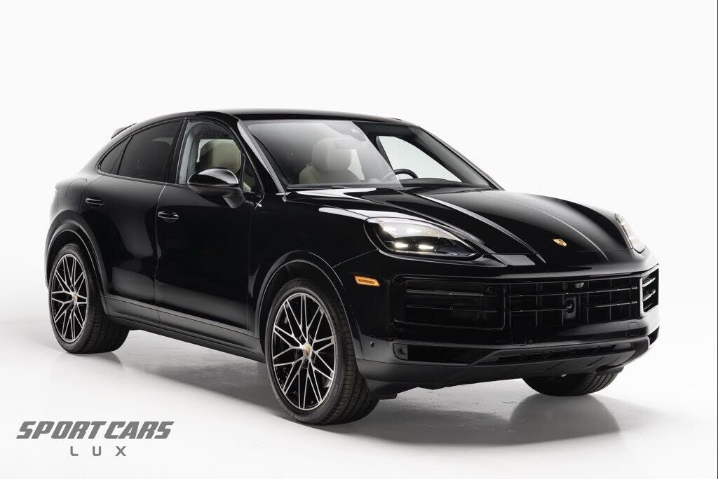 2024 PORSCHE Cayenne