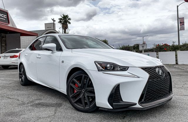 2017 LEXUS IS