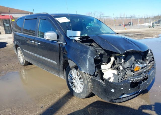 2015 CHRYSLER Town and Country