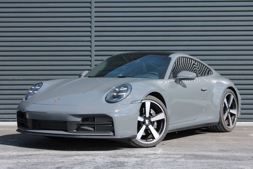 2025 PORSCHE 911