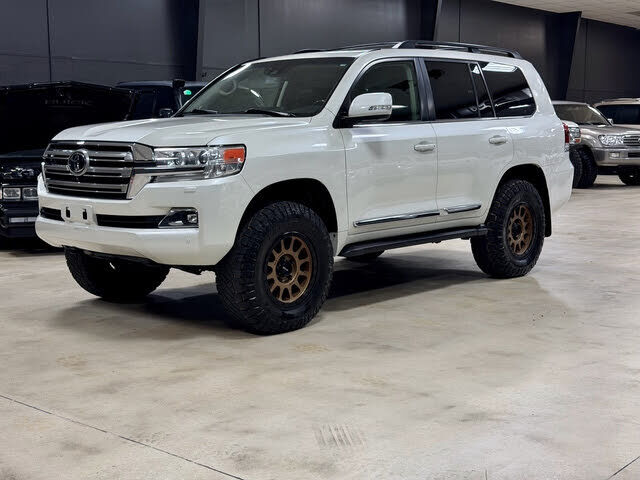 2019 TOYOTA Land Cruiser