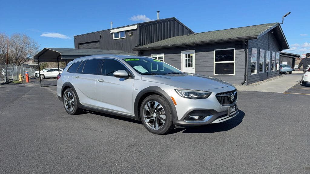 2018 BUICK Regal TourX