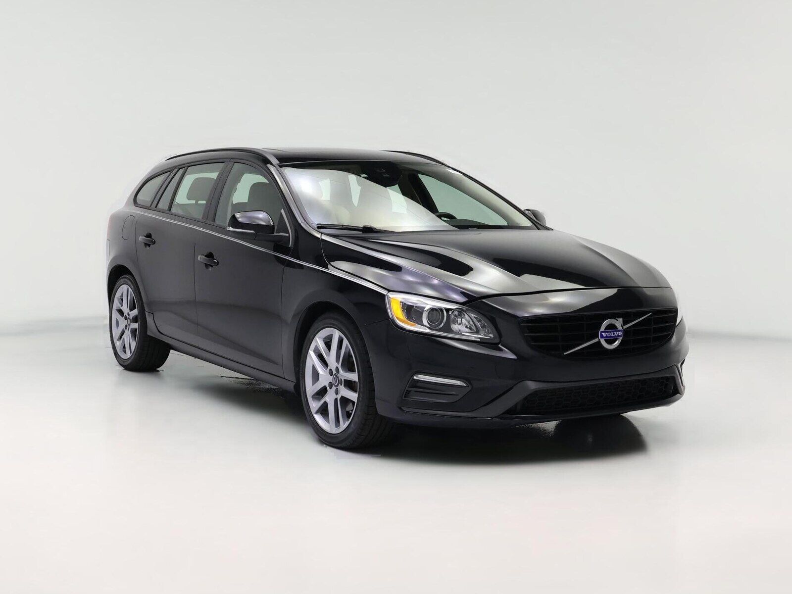 2018 VOLVO V60