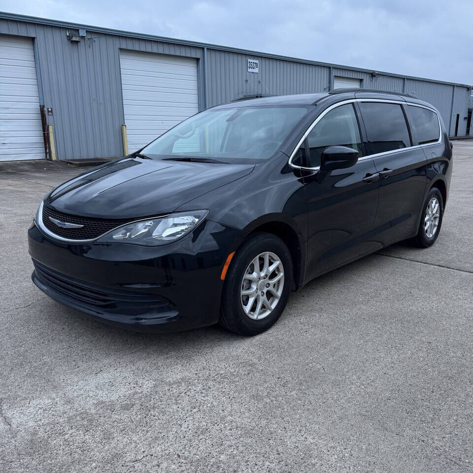 2020 CHRYSLER Voyager