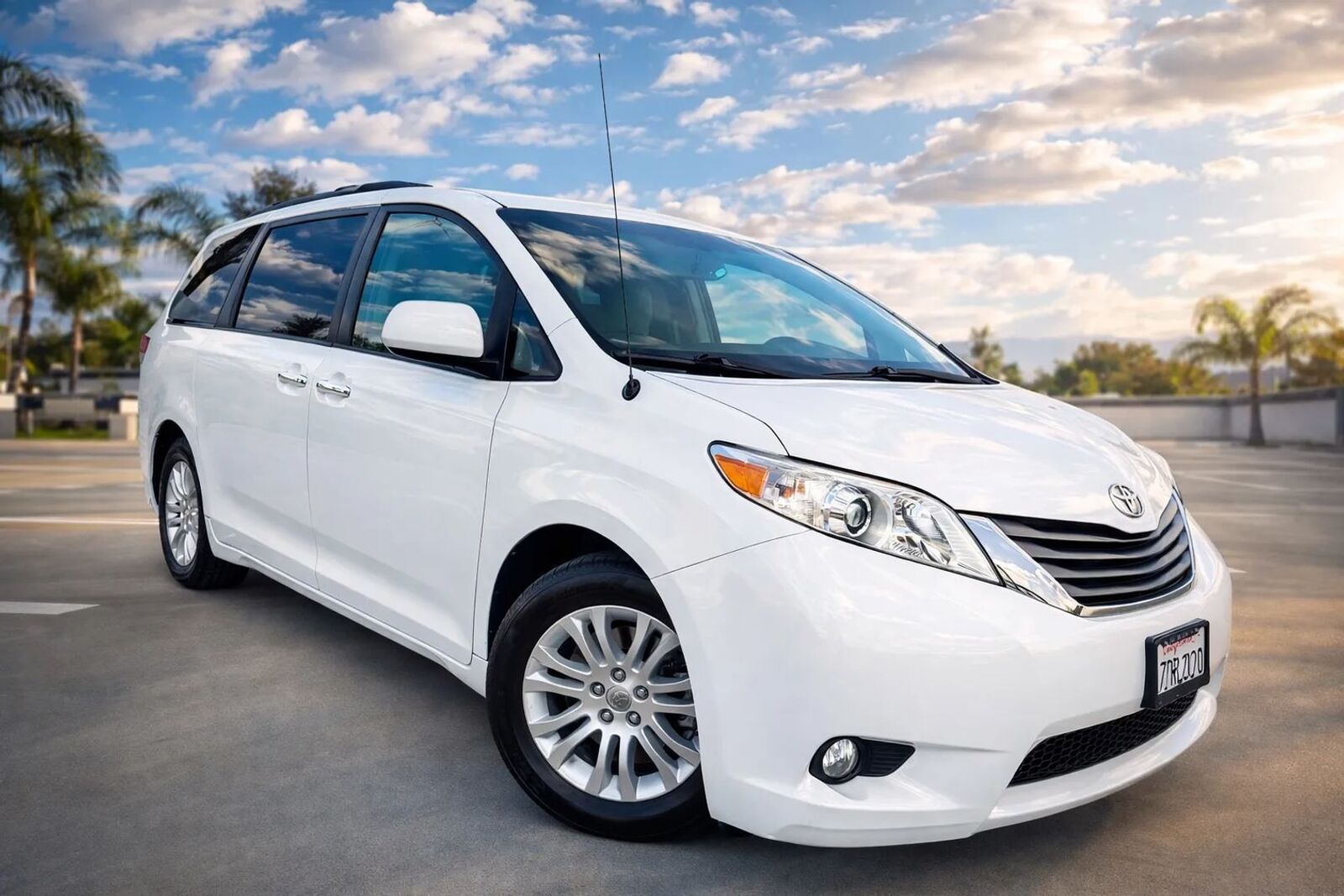 2013 TOYOTA Sienna