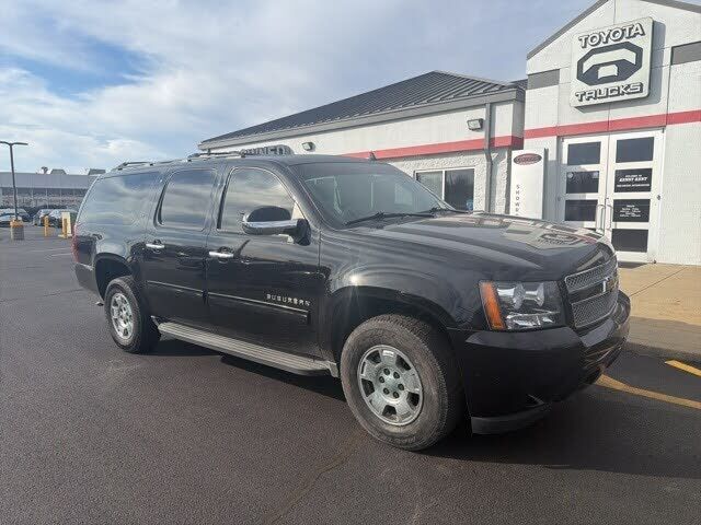 2013 CHEVROLET Suburban