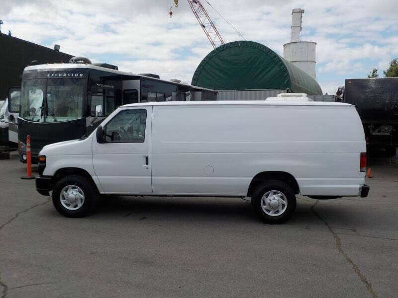 2011 FORD E-250