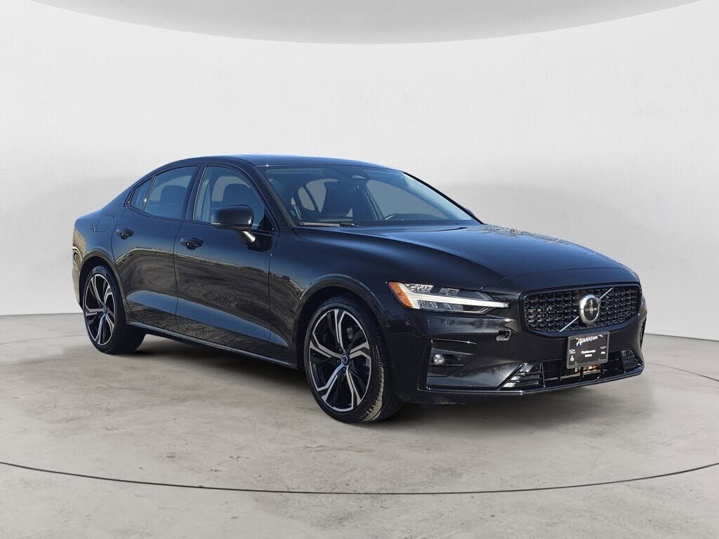 2024 VOLVO S60