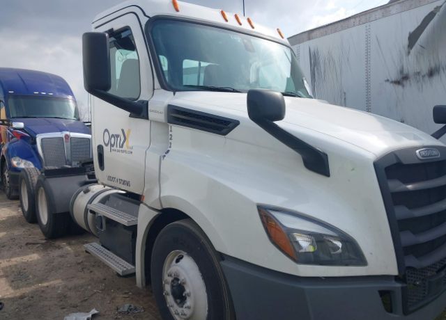 2019 FREIGHTLINER New Cascadia 126" Day cab