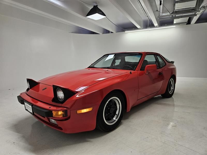 1983 PORSCHE 944