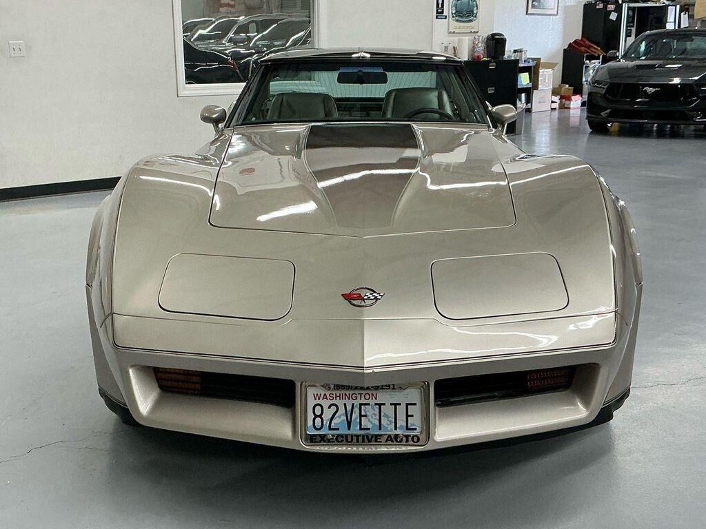 1982 CHEVROLET Corvette