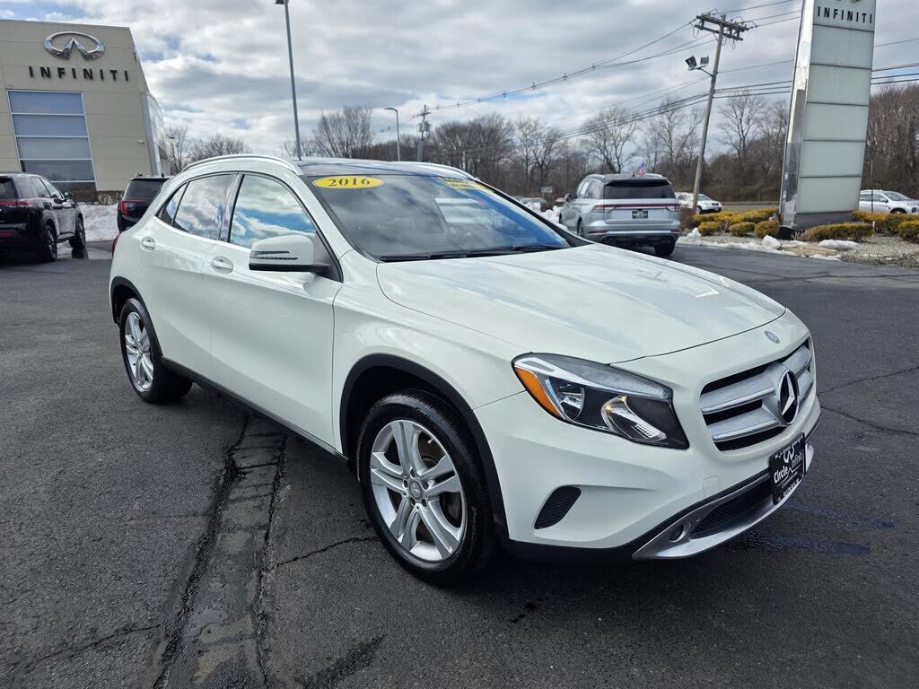 2016 MERCEDES-BENZ GLA-Class
