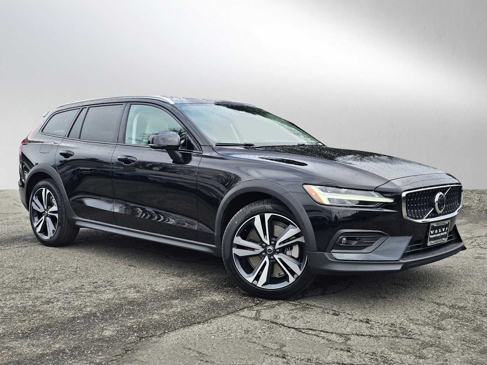 2026 VOLVO V60CC