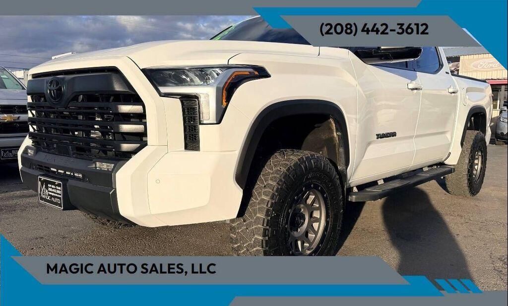 2024 TOYOTA Tundra