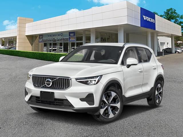 2026 VOLVO XC40