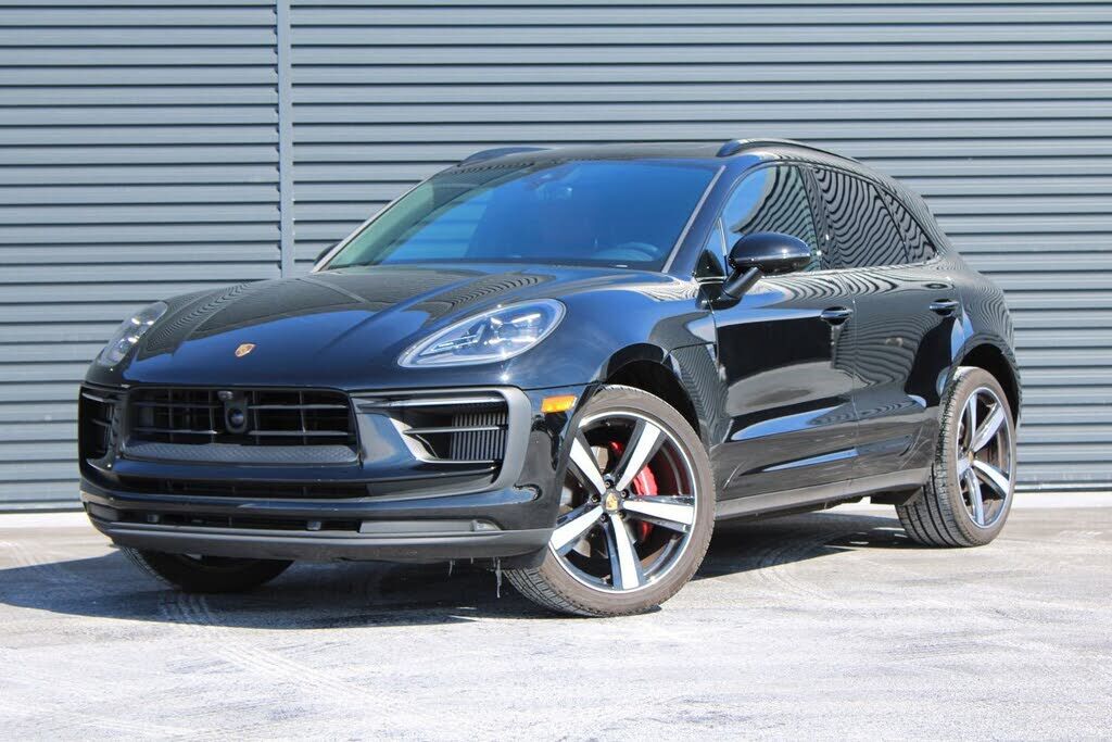 2024 PORSCHE Macan