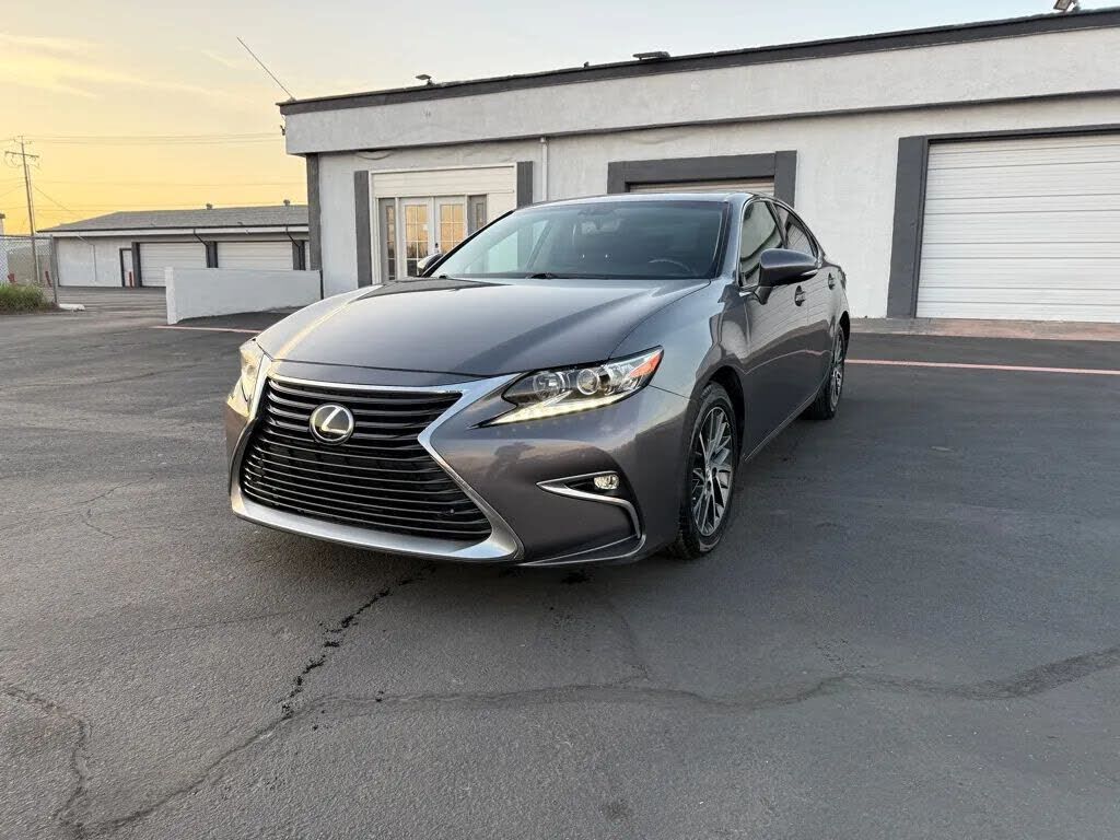 2016 LEXUS ES