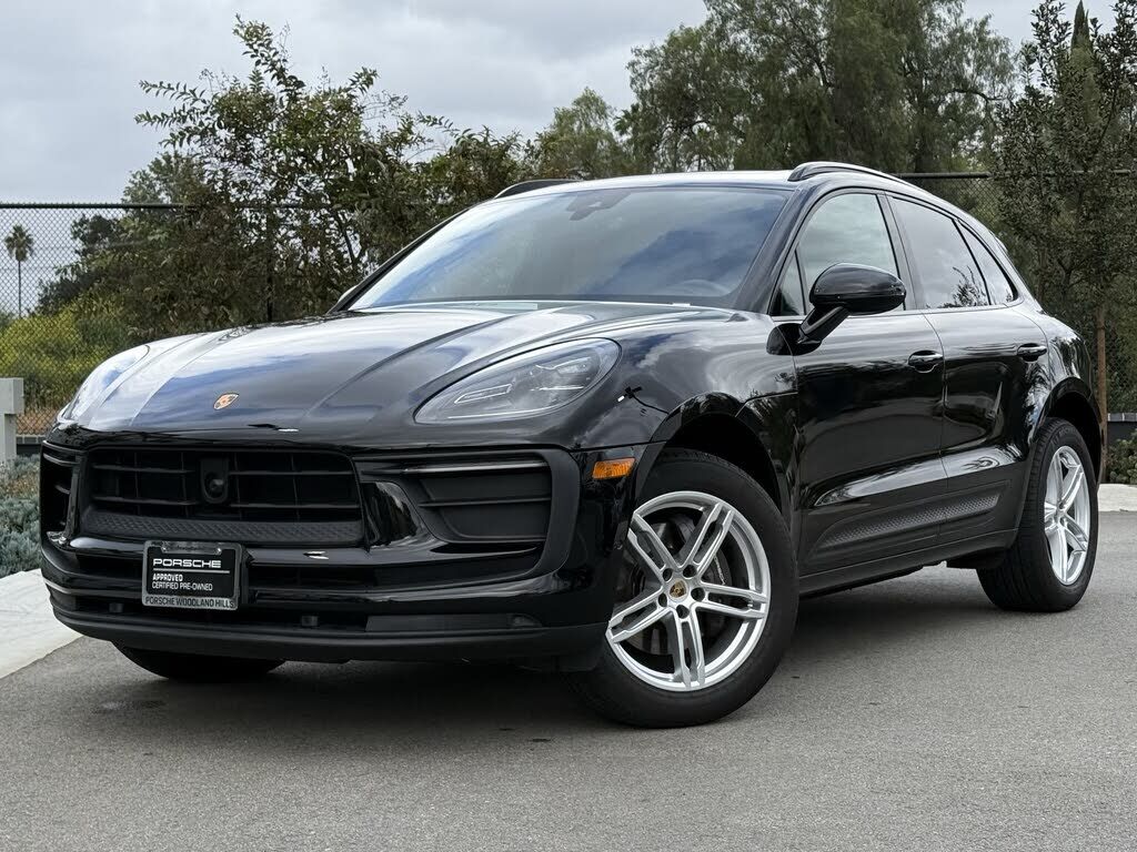 2024 PORSCHE Macan